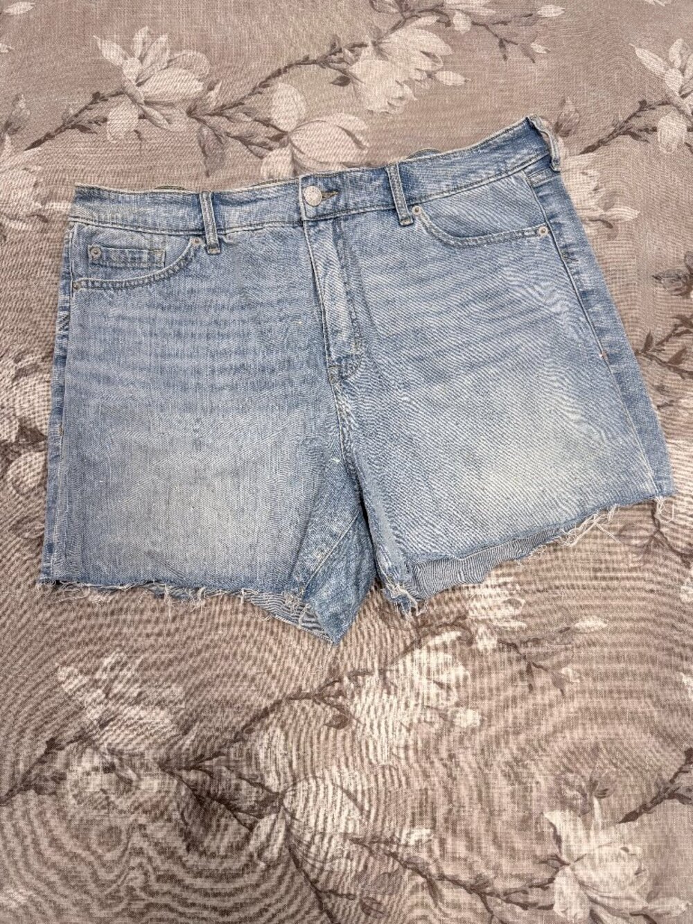 Torrid Size 16 High Rise Perfect 5" Denim Shorts Rhinestone Sparkle Raw Hem